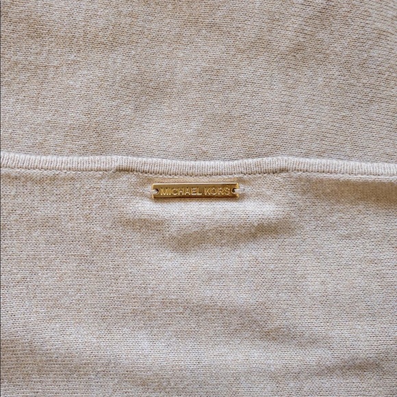 Cream Oversized Sweater - Picture 4 of 5